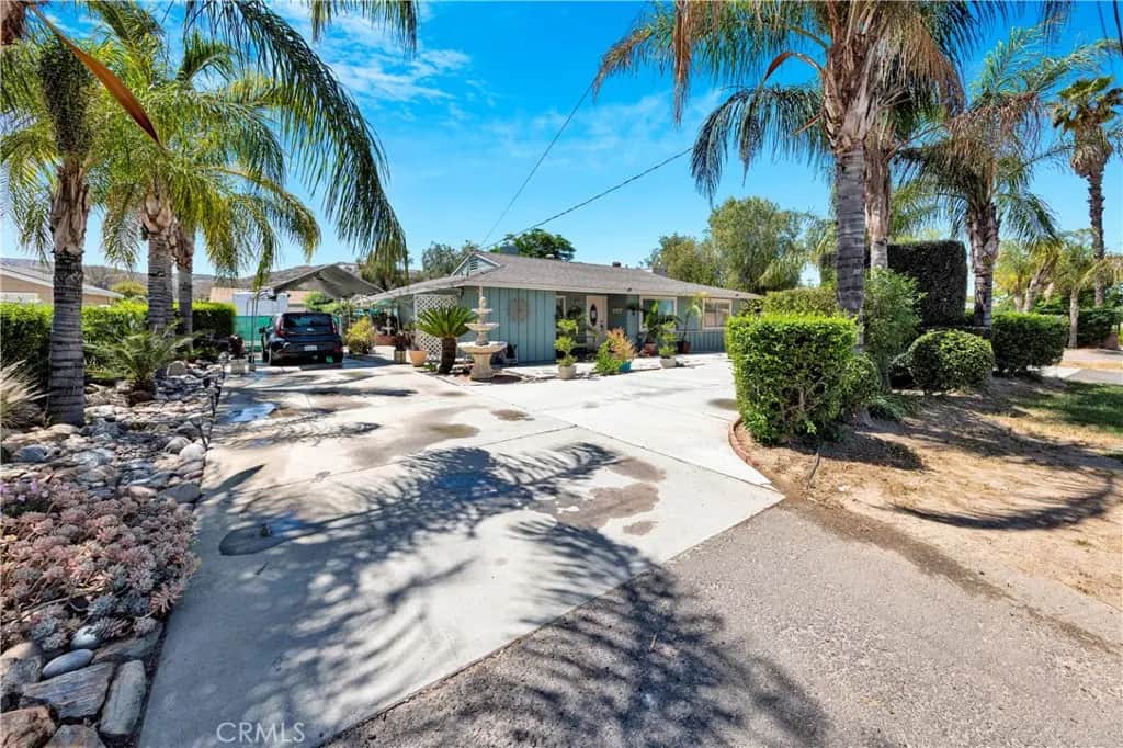 41105 Stetson, Hemet, CA — listing photo 1