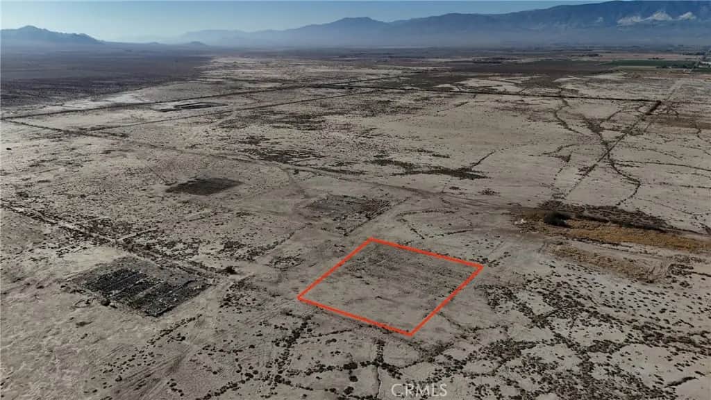 738 Lincoln (NEAR) Road, Lucerne Valley, CA — listing photo 1