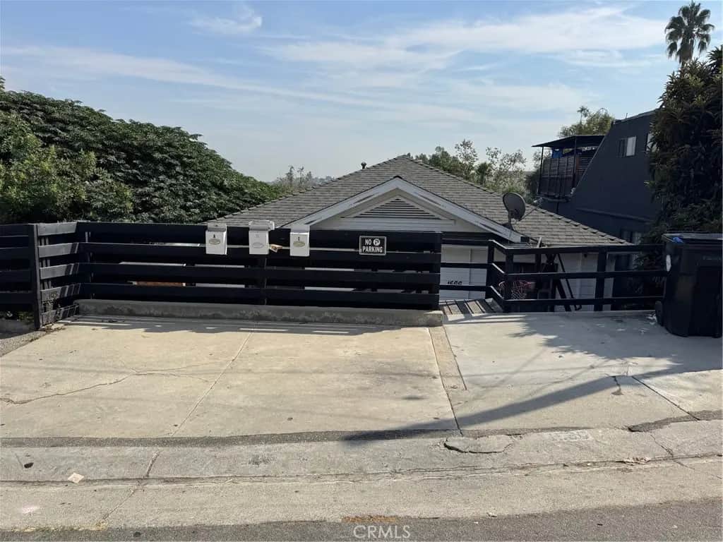 1566 Rollins, Los Angeles, CA — listing photo 1