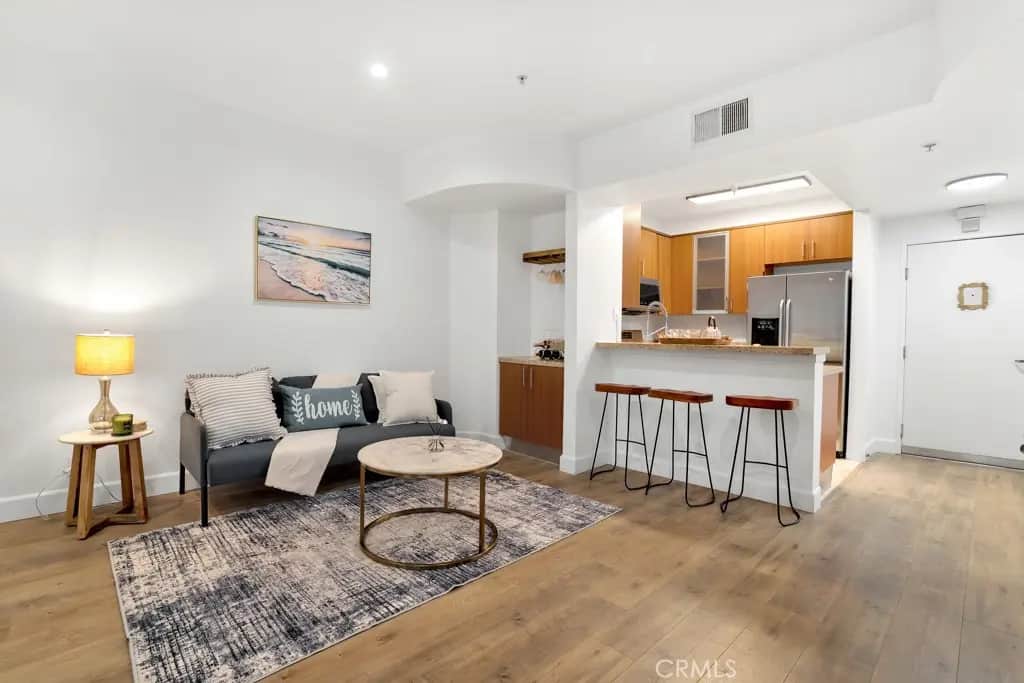 620 S Gramercy 338, Los Angeles, CA — listing photo 1