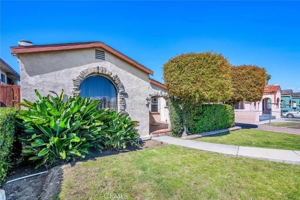 1617 W 80th Street, Los Angeles, CA — listing photo 1