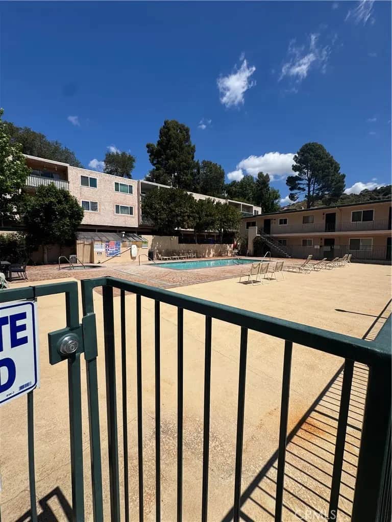 2940 N Verdugo unit 206, Glendale, CA — listing photo 1