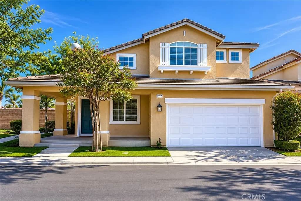 292 Edgemire Lane, Simi Valley, CA — listing photo 1