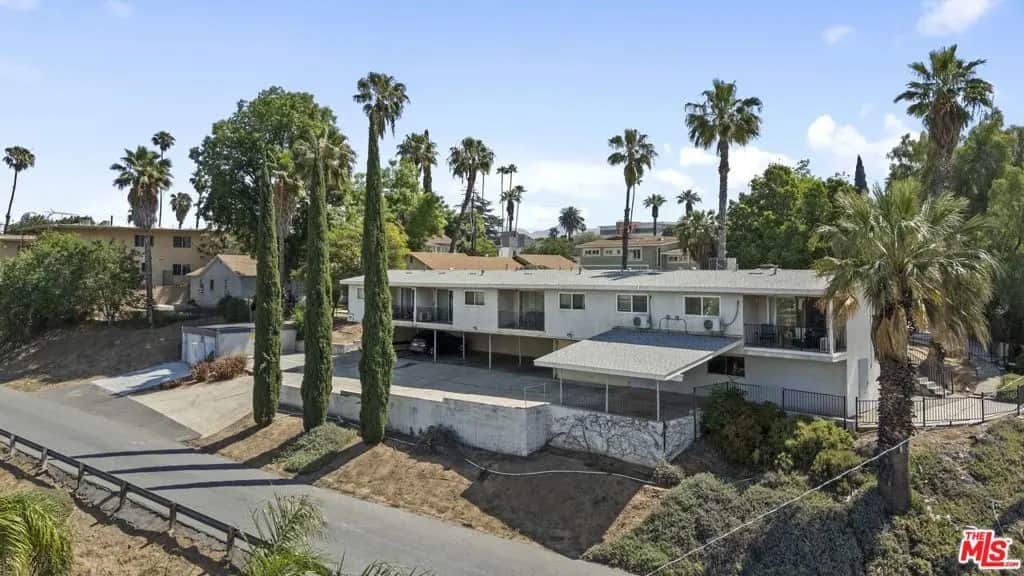 4561 Main Street, Riverside, CA — listing photo 1