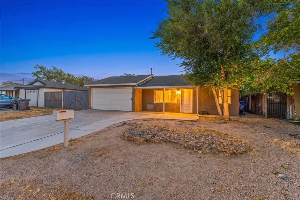 232 E Avenue P5, Palmdale, CA — listing photo 1