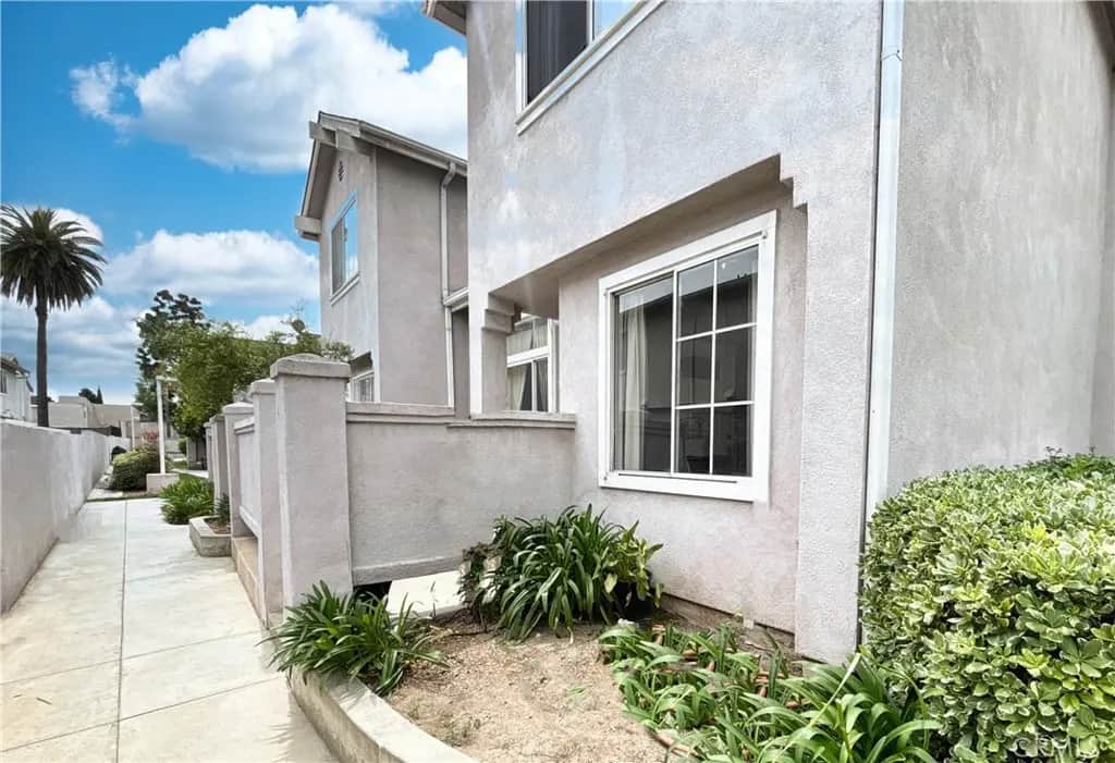 820 W Compton 16, Compton, CA — listing photo 1