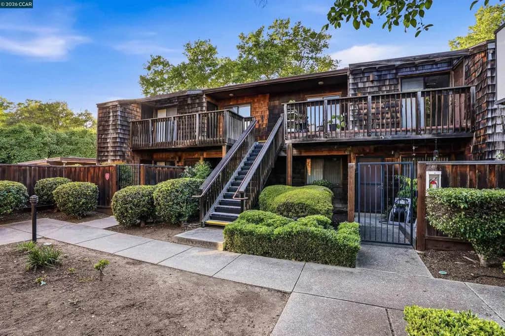 2450 Walters Way 2, Concord, CA — listing photo 1