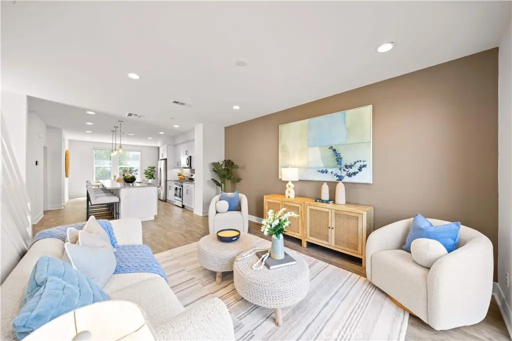 645 W 17th, Costa Mesa, CA — listing photo 1