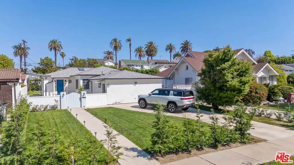 1152 S Windsor Boulevard, Los Angeles, CA — listing photo 1