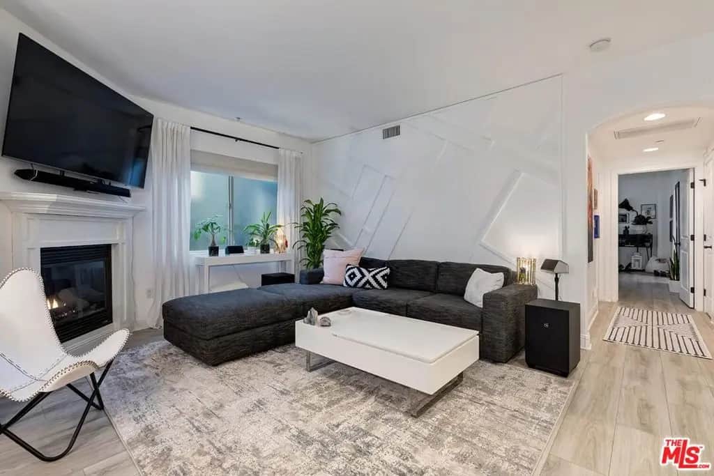 5037 Rosewood Avenue 101, Los Angeles, CA — listing photo 1