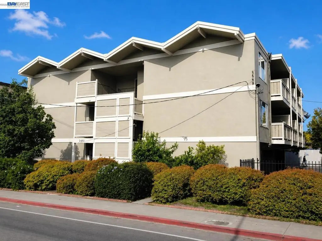 2451 Middlefield Rd, Redwood City, CA — listing photo 1