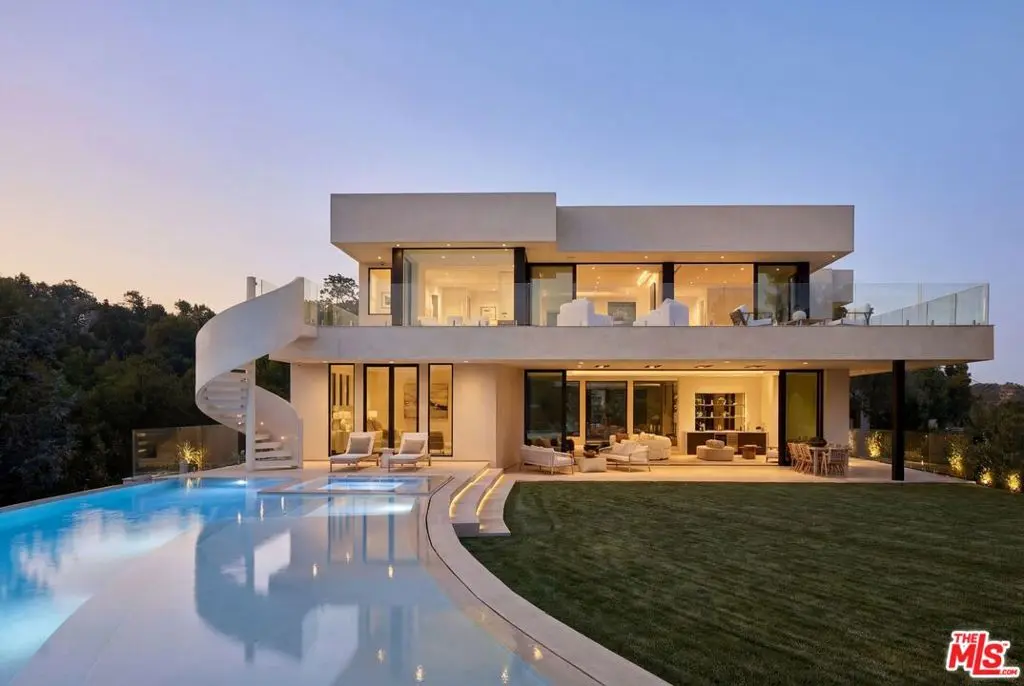 2700 Woodstock Road, Los Angeles, CA — listing photo 1