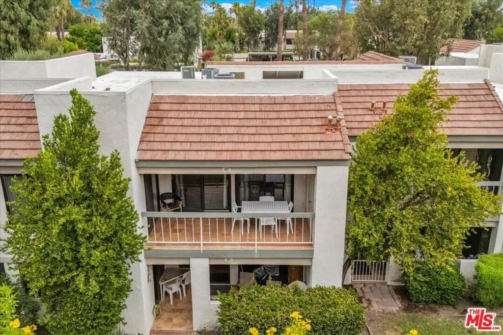 325 E Via Escuela 322, Palm Springs, CA — listing photo 1
