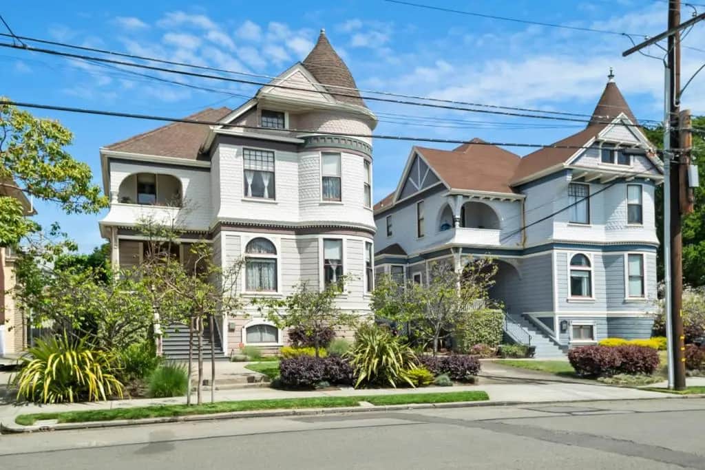 1833 Clinton Avenue, Alameda, CA — listing photo 1