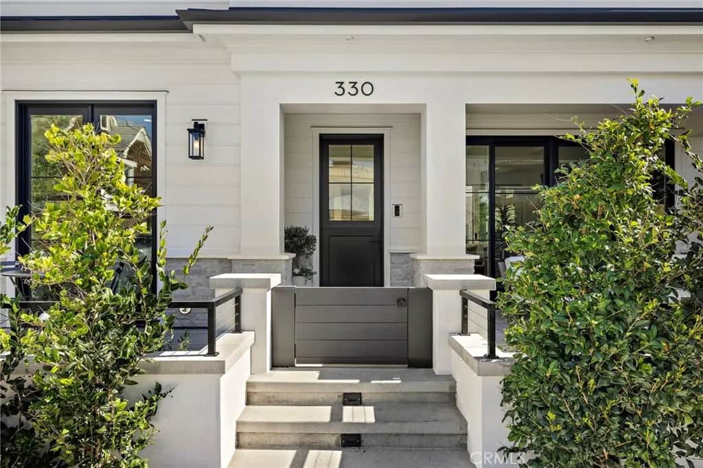 330 Onyx Avenue, Newport Beach, CA — listing photo 1