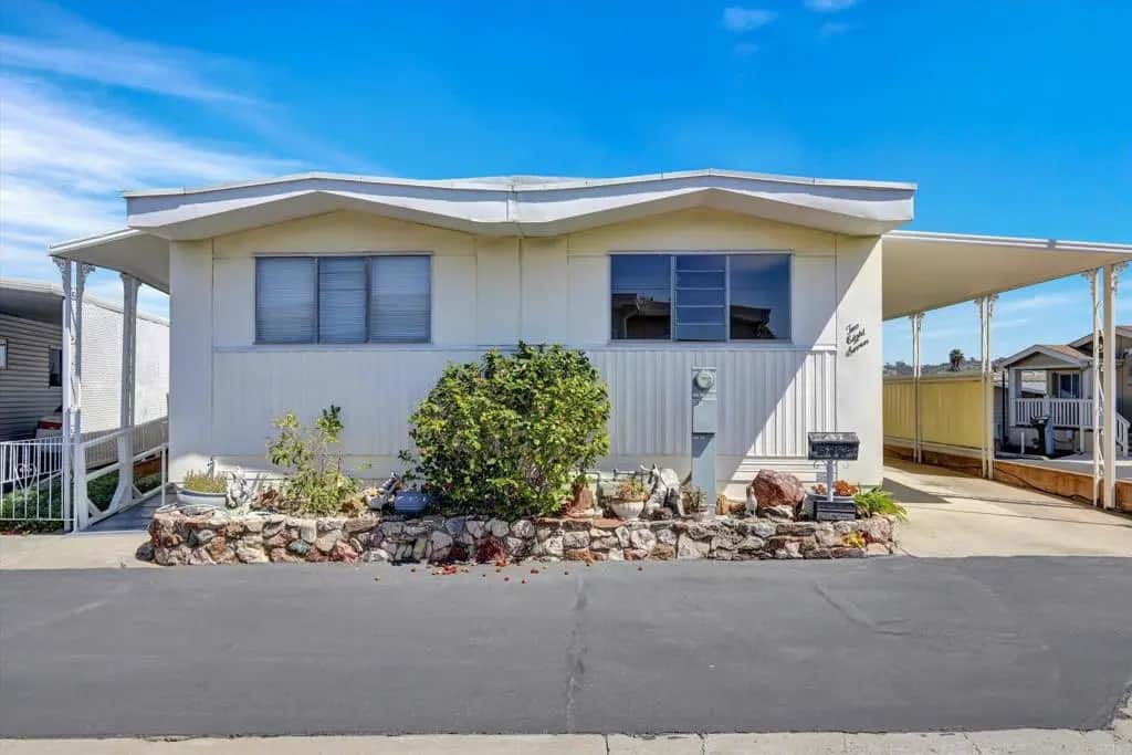 287 Robin Lane, Oceanside, CA — listing photo 1