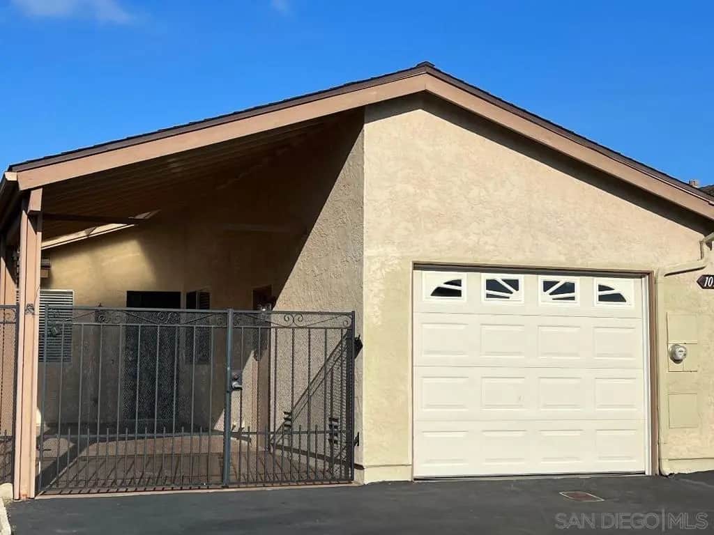 1030 Plover, Oceanside, CA — listing photo 1