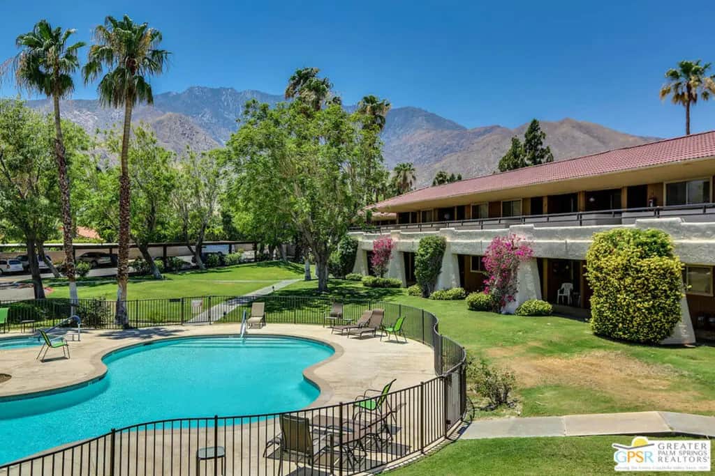 420 N Villa Court 200, Palm Springs, CA — listing photo 1