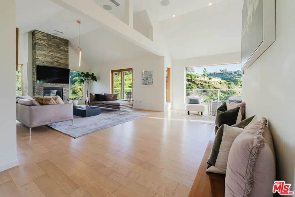 10110 Cielo Drive, Beverly Hills, CA — listing photo 1