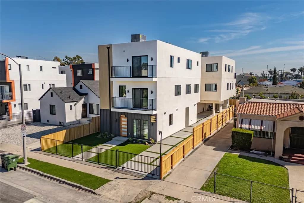 2424 S West View, Los Angeles, CA — listing photo 1