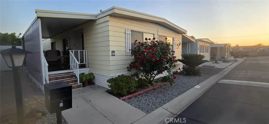 575 S Lyon Avenue 51, Hemet, CA — listing photo 1