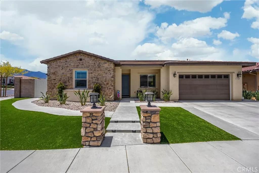 11638 Oakton Way, Corona, CA — listing photo 1