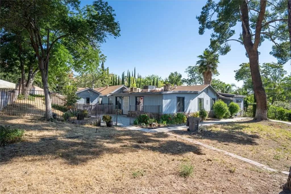 28717 Bouquet Canyon, Saugus, CA — listing photo 1
