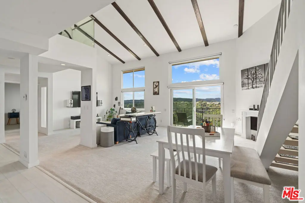 2385 Roscomare Road F10, Los Angeles, CA — listing photo 1