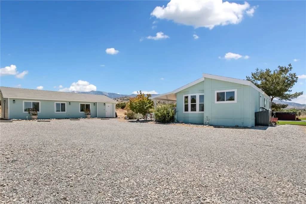 8837 Malpaso Road, Phelan, CA — listing photo 1