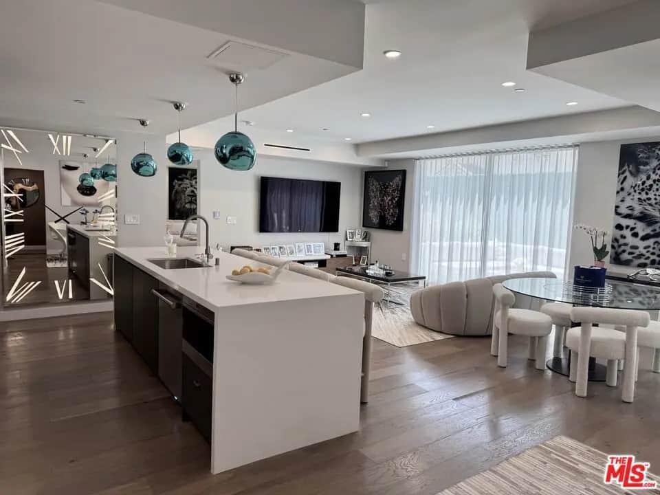 1017 N Croft Avenue 103, Los Angeles, CA — listing photo 1