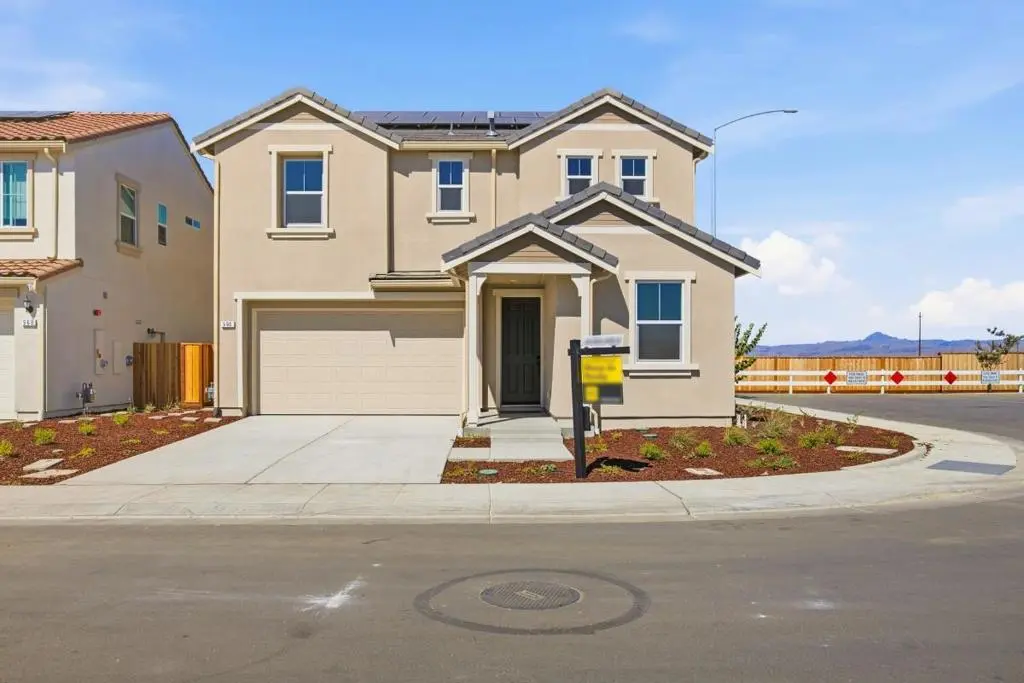 580 Tall Grass Way, Hollister, CA — listing photo 1
