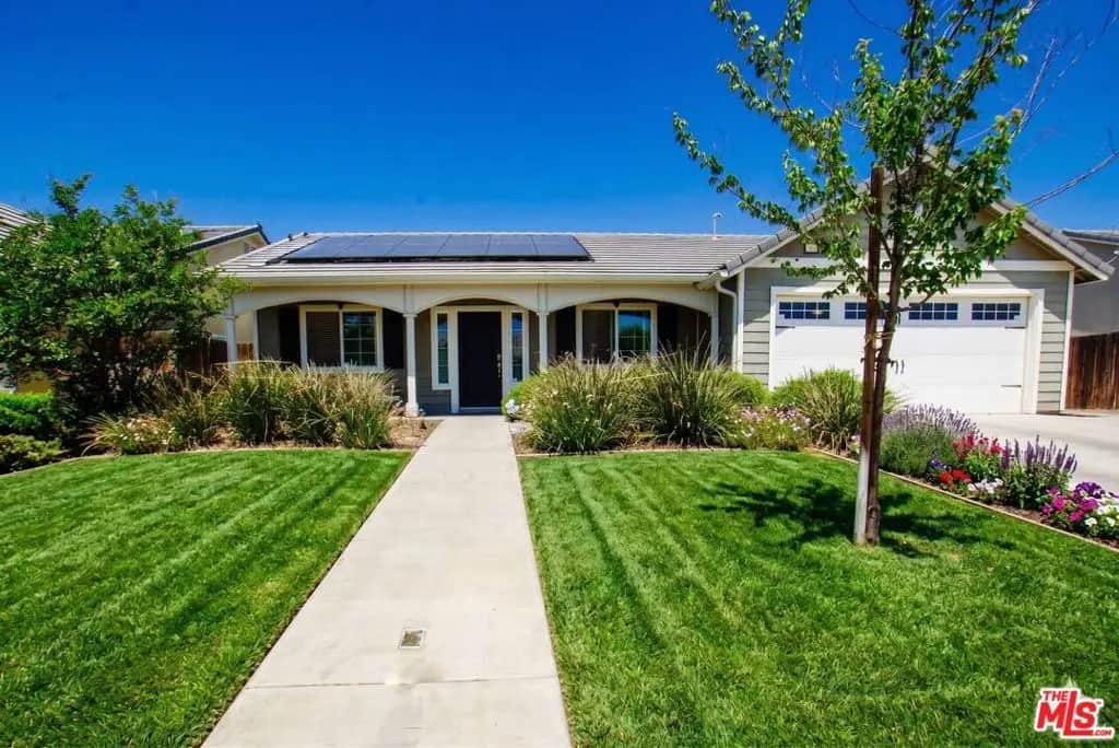 6014 Samuelson Street, Bakersfield, CA — listing photo 1