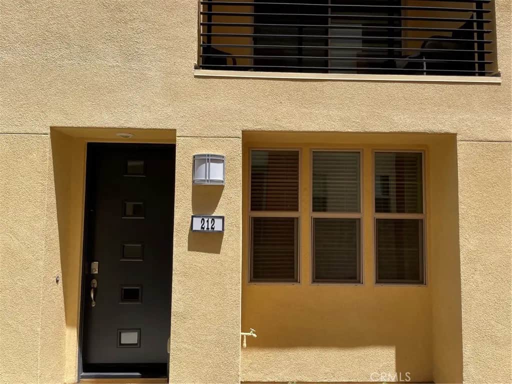 212 Paramount, Irvine, CA — listing photo 1