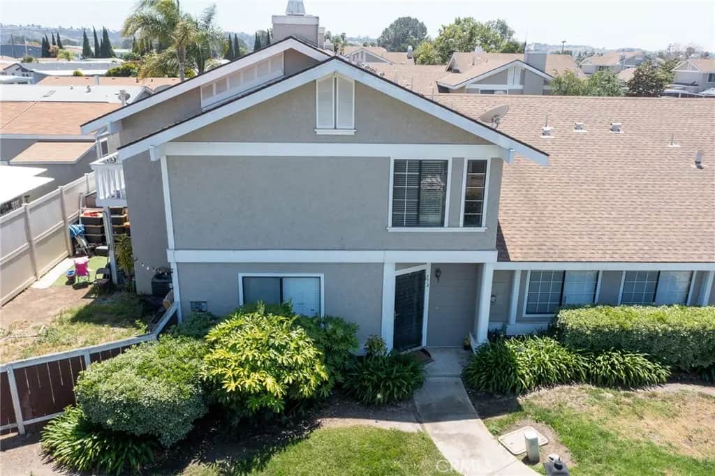 274 Riverview Way, Oceanside, CA — listing photo 1
