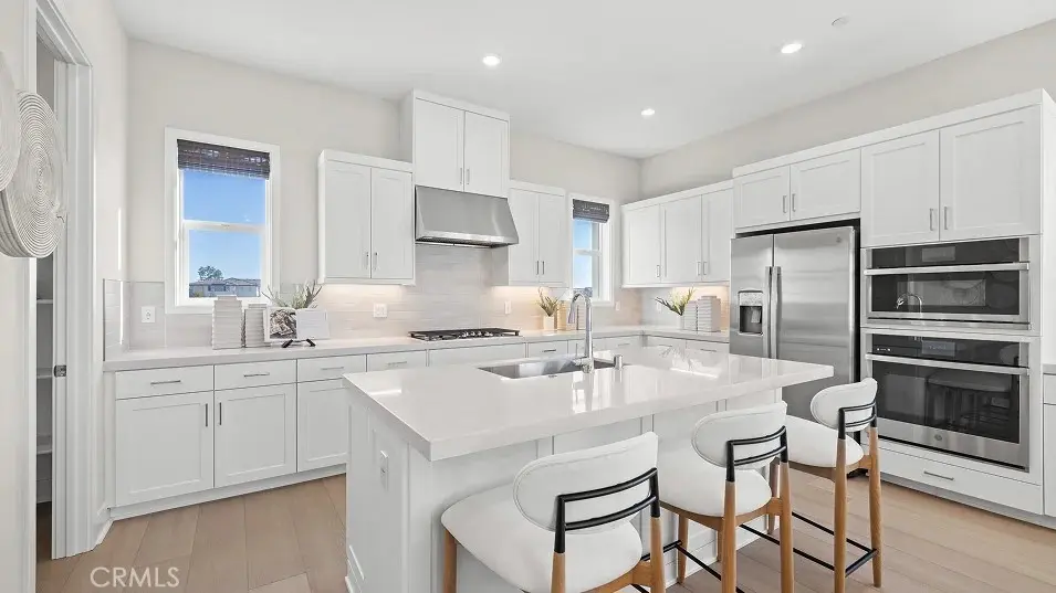 812 Sonia, Irvine, CA — listing photo 1