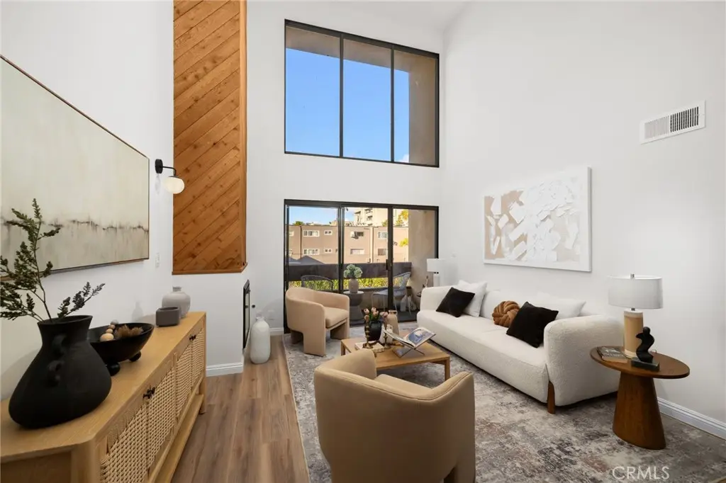 300 S Reno Street 303, Los Angeles, CA — listing photo 1