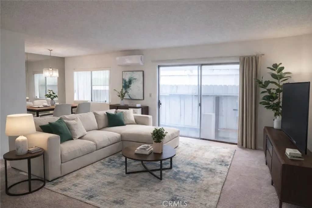 1045 S Bedford 3, Los Angeles, CA — listing photo 1