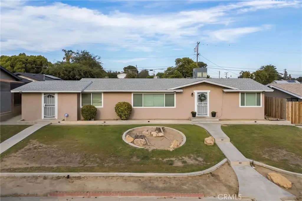 3305 Dwight Street, Bakersfield, CA — listing photo 1