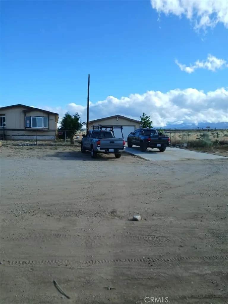 10075 Dos Palmas Road, Victorville, CA — listing photo 1
