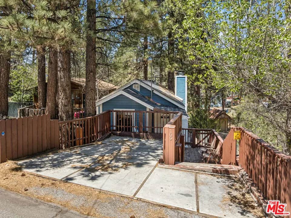 109 W Aeroplane Boulevard, Big Bear City, CA — listing photo 1