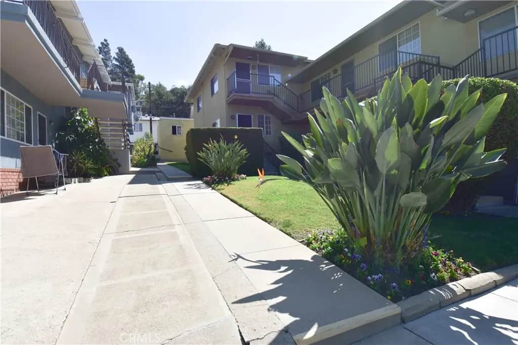1570 N Verdugo Road B, Glendale, CA — listing photo 1