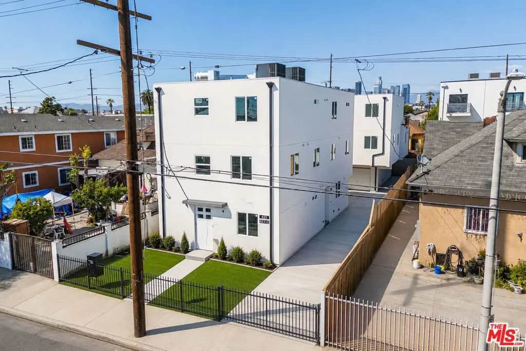 423 E 31st Street, Los Angeles, CA — listing photo 1