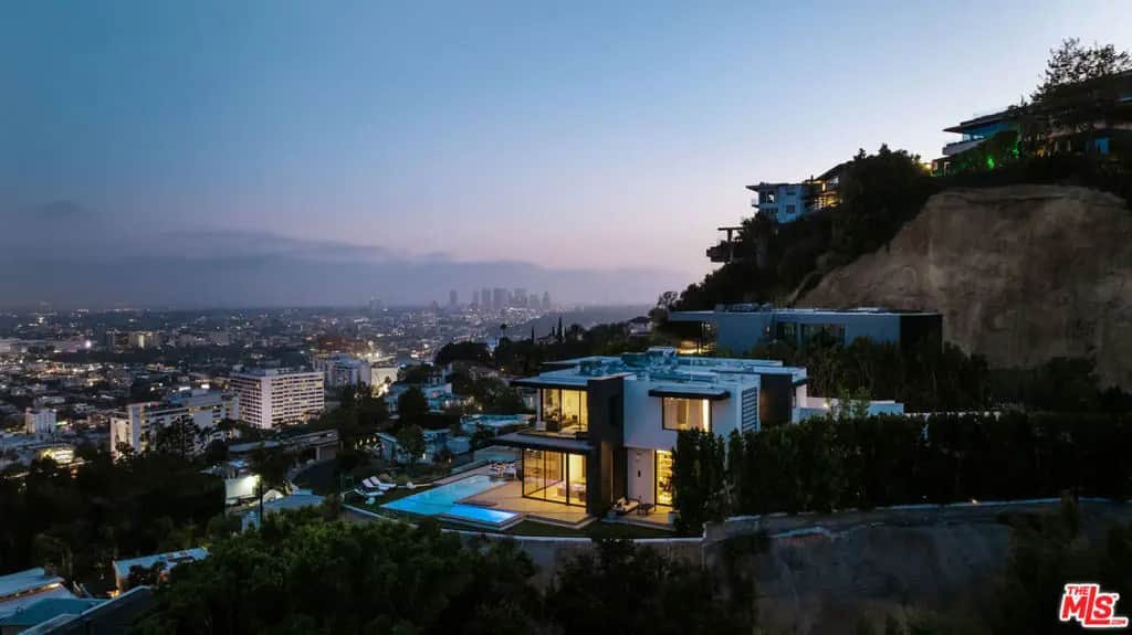 8366 Sunset View Drive, Los Angeles, CA — listing photo 1