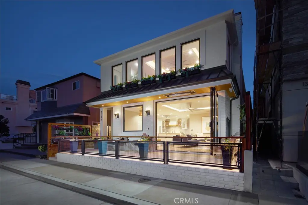 1311 W Bay Avenue, Newport Beach, CA — listing photo 1