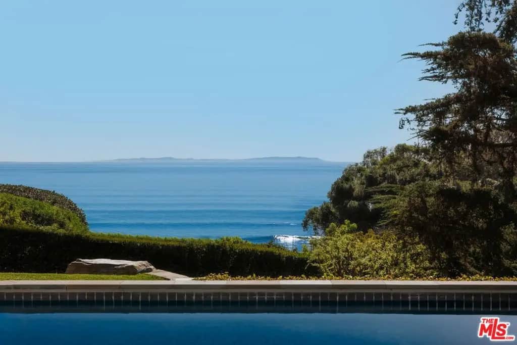6825 Zumirez Drive, Malibu, CA — listing photo 1