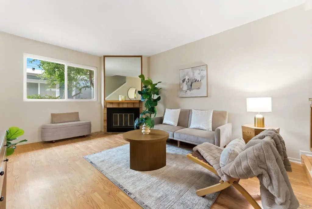 1442 Essex 4, San Diego, CA — listing photo 1