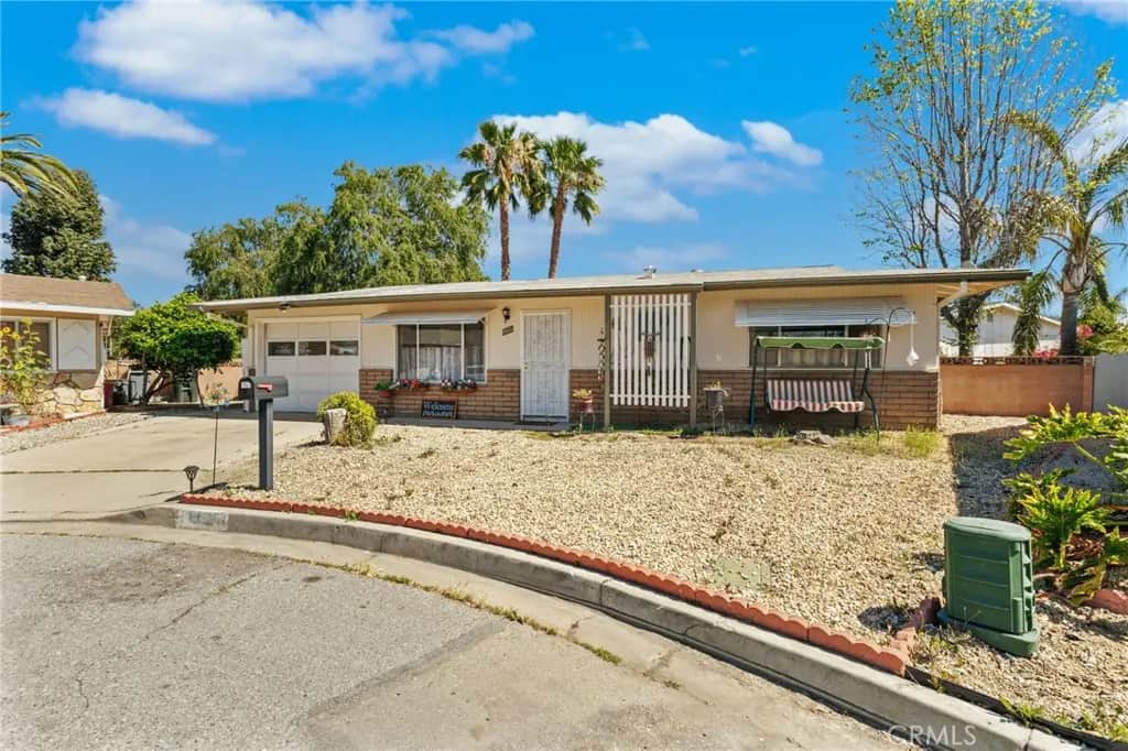 860 Felipe Place, Hemet, CA — listing photo 1