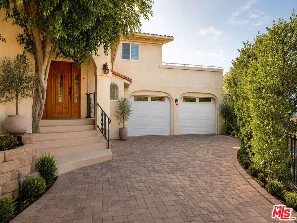 22780 Macfarlane Drive, Woodland Hills, CA — listing photo 1