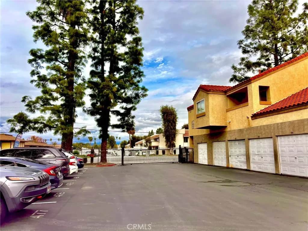 1110 W Blaine Street 102, Riverside, CA — listing photo 1