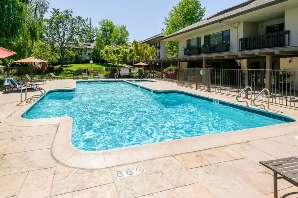 2140 Santa Cruz Avenue 203, Menlo Park, CA — listing photo 1